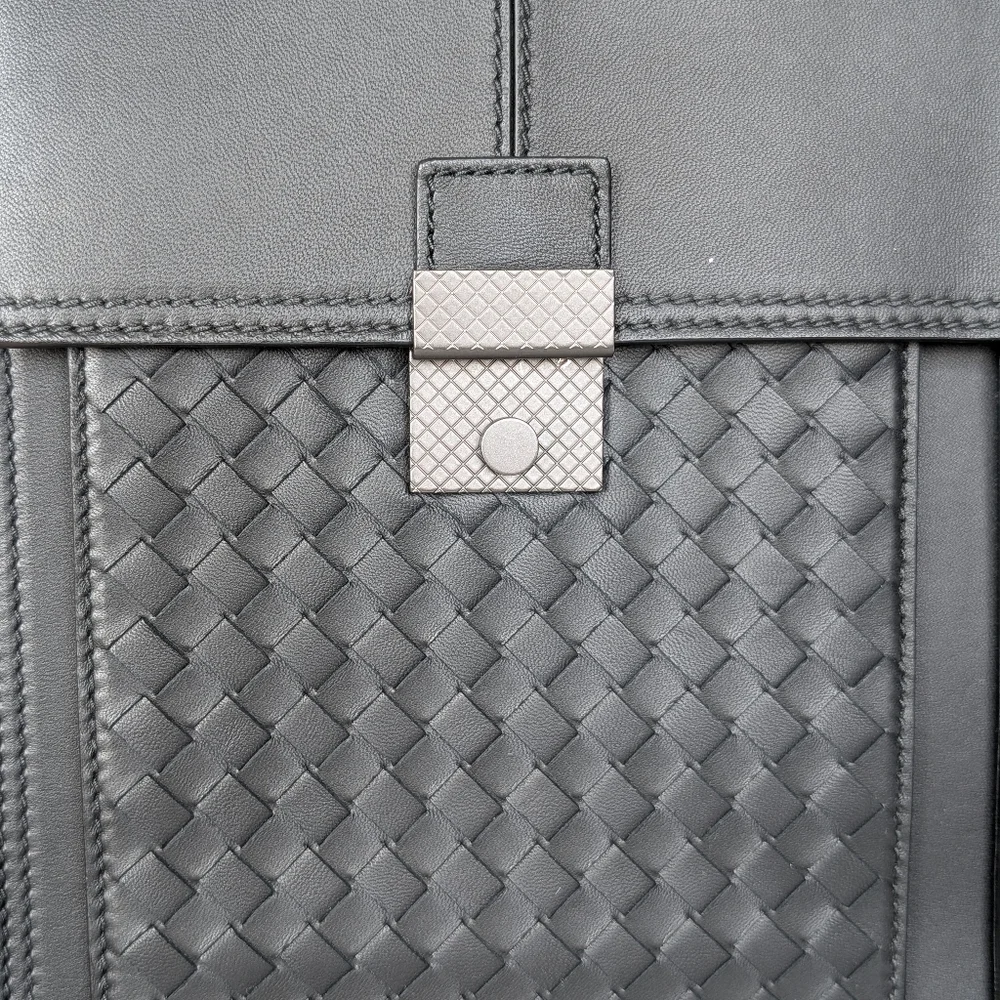 Bottega Veneta Black Leather Men's Bag